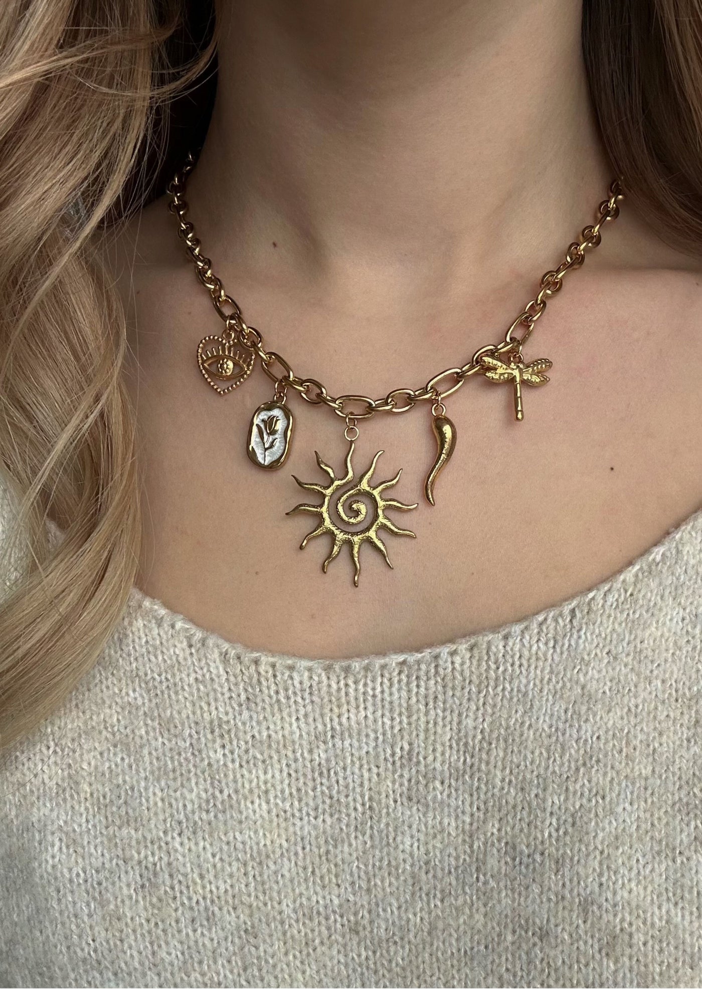 Collier à charms